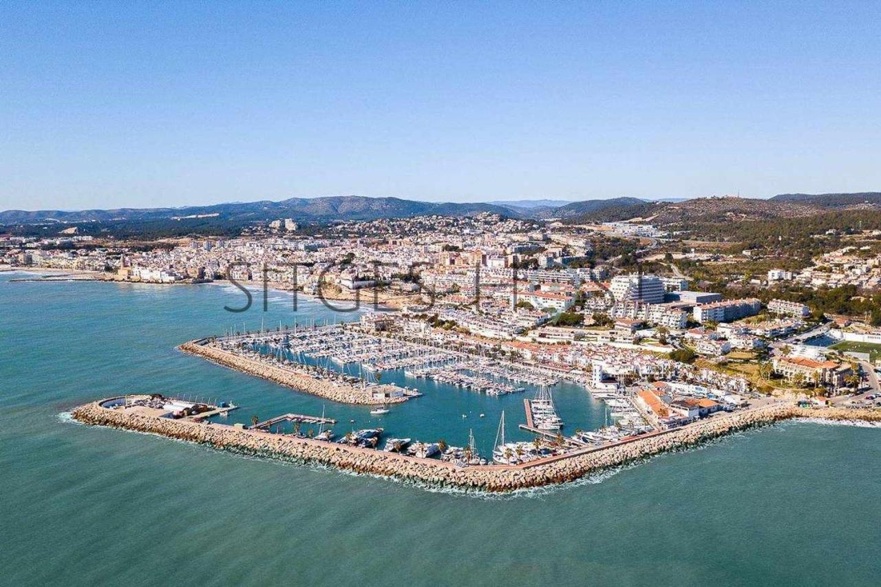 Alojate En Una Torre Sobre El Mar Apartment Sitges Exterior photo